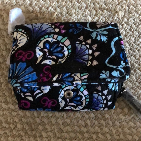 Vera Bradley wallet - Picture 1 of 5